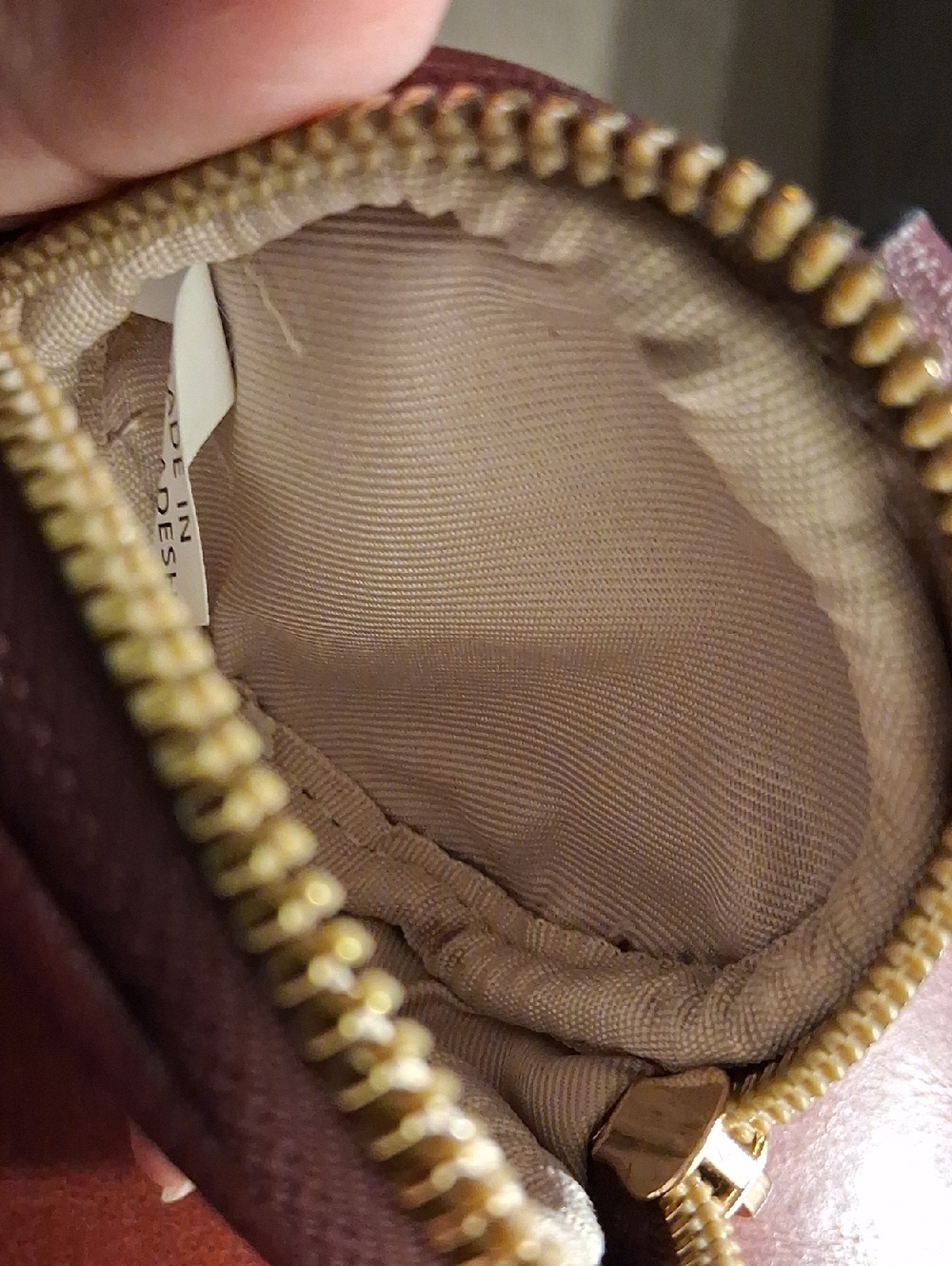 Cute Coin Charm In Wine. Unknown - Picture 5 of 6